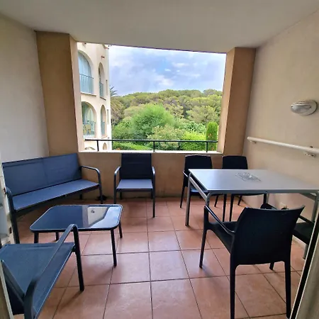 T2 - Bord De - Piscine * Six-Fours-les-Plages